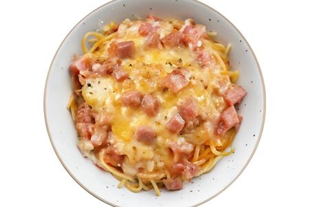 Спагетти с грибным соусом и ветчиной