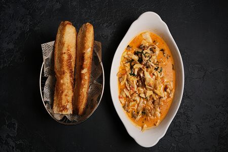 Трубач тихоокеанский с жареными грибами