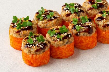 Шеф-ролл с угрём и креветкой