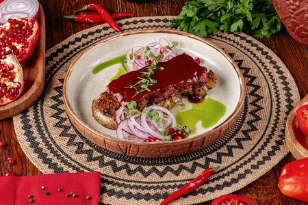 Томленый ягненок с молодым картофелем