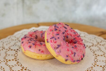 Донат Ягодный