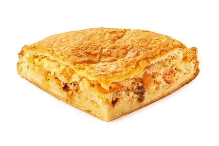 Рыбный пирог из слоеного теста