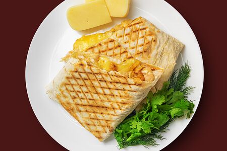 Лаваш с сыром сулугуни