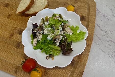 Салат куриный с грибами с сельдереем