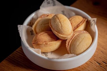 Орешки с варёной сгущёнкой