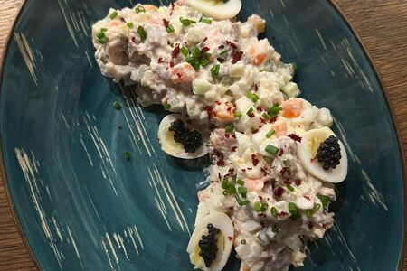 Оливье с языком и бужениной