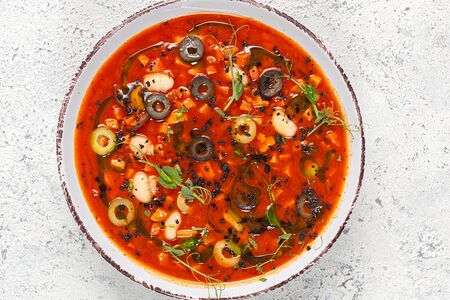 Копченый Томатный суп с колбасками