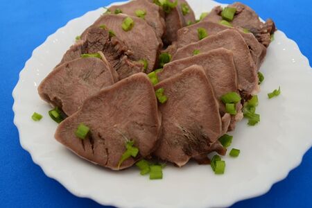 Язык телячий с хреном