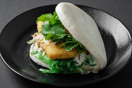 Бао с тофу и кунжутным соусом