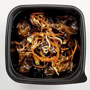 Древесные грибы с овощами