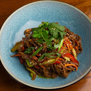 Wok Лапша соба с говядиной