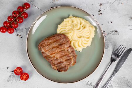 Стейк cвинoй