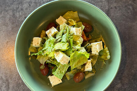 Я - Салат с брынзой и оливками каламата