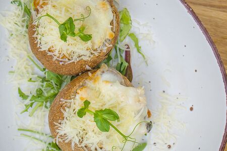 Жюльен с курицей и грибами