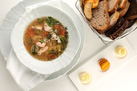 Уха из пяти северных рыб с расстегаем