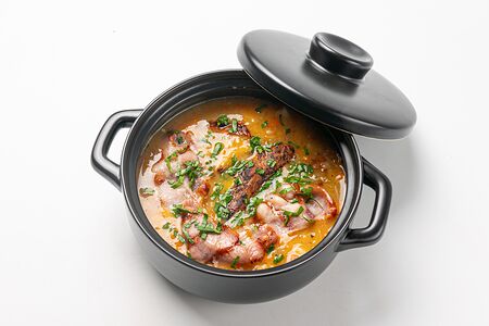 Гороховый суп с копчёным чесноком и вялеными томатами