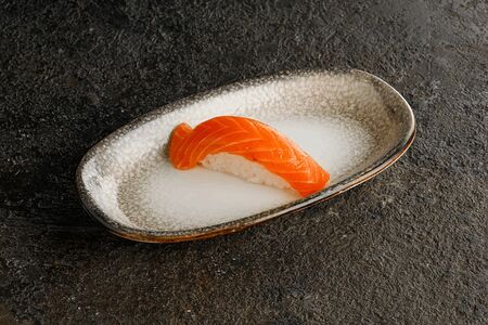 Нигири Лосось