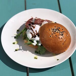 Завтрак Парми с мясом коппы