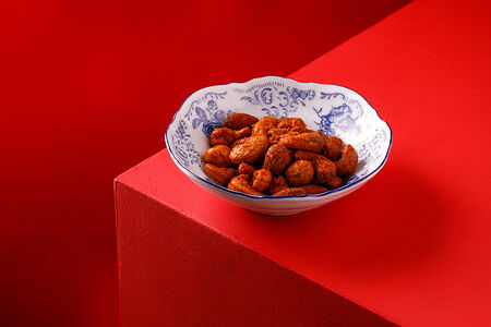 Орешки с копчёной паприкой