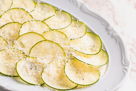 Карпаччо из цукини с маслом трюфеля