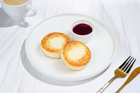 Сырники с клубничным соусом