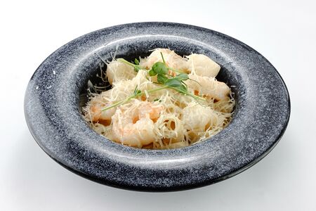 С морепродуктами в сливочном соусе 