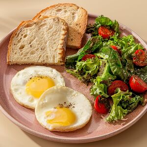 Глазунья из двух яиц