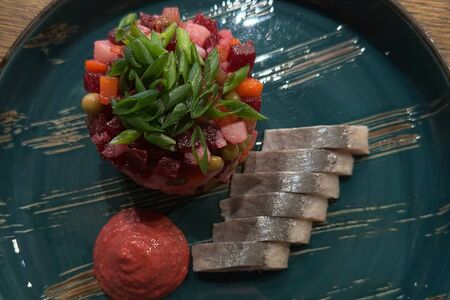 Винегрет с сельдью и муссом из свёклы