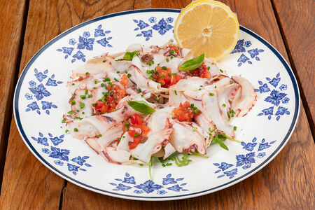 Карпаччо осьминог