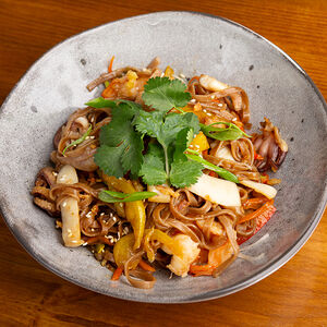 Wok Лапша соба с морепродуктами