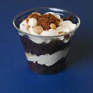 Трайфл Сникерс