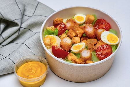 Салат Цезарь с креветками