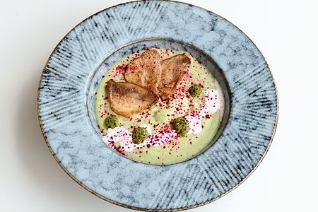 Крем-суп из брокколи с нежной курочкой 