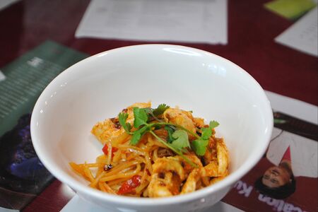 Салат со спаржей