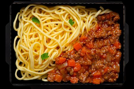 Спагетти с рубленной говядиной и томатами