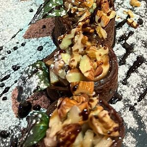 Сникерс (сладкий ролл)