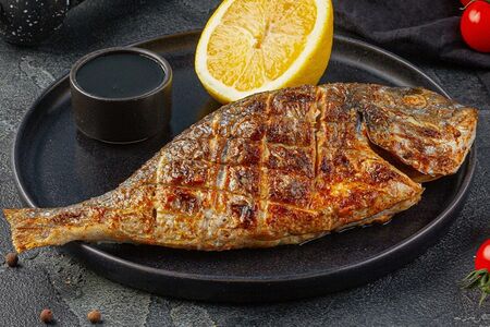 Дорадо на мангале