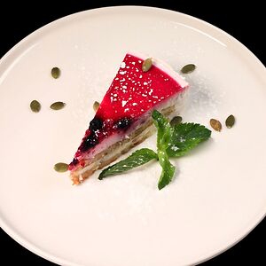 Торт мусс йогуртовый с лесными ягодами