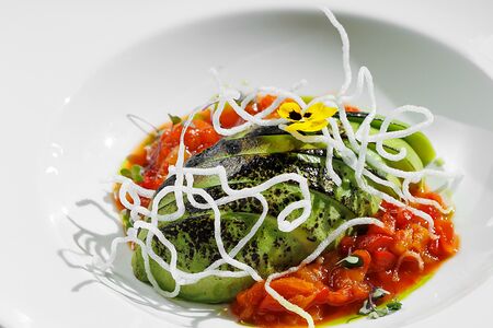 Авокадо с апельсиновым лечо