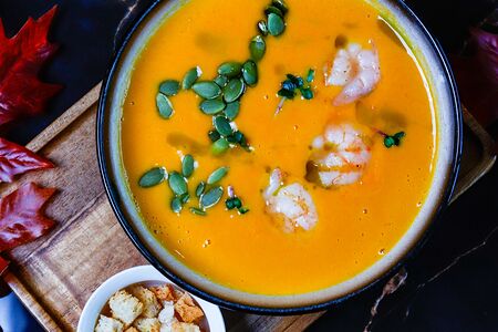 Тыквенный крем-суп с креветкой