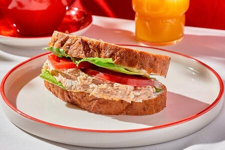 Сэндвич с тунцом