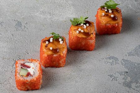 Запеченный ролл цыпленок том ям