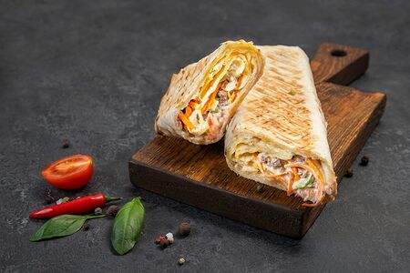 Шаурма с курицей и сыром