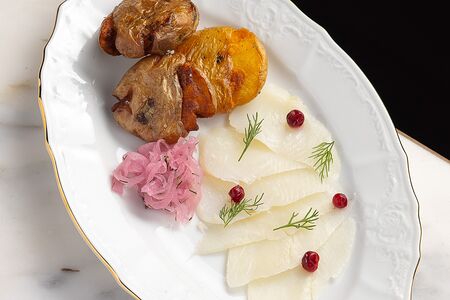 Палтус холодного копчения с картофелем