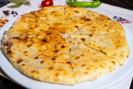 Къабускаджын - Пирог с капустой и грецким орехом (маленький)