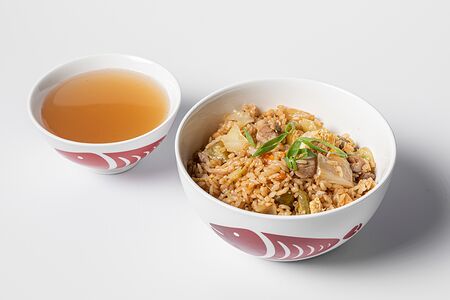 Жареный рис с курицей