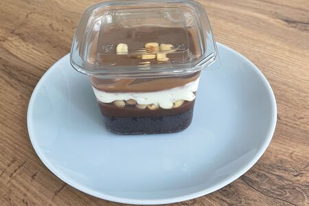 Десерт Сникерс