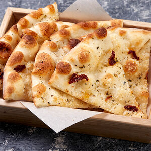 Фокачча с вялеными томатами