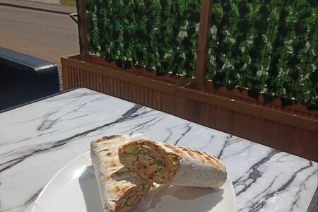 Шаверма на углях с курицей