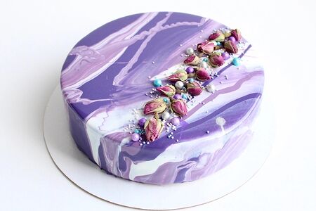 Муссовый торт Лавандовые узоры с начинкой черника-ежевика